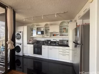 Photo #6: 202513459 Listing