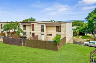 Photo #3: 202513509 Listing