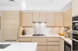 Photo #5: 202513511 Listing