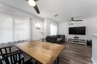 Photo #6: 202513512 Listing