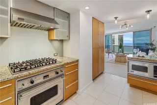 Photo #5: 202513520 Listing 