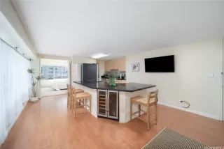 Photo #2: 202513595 Listing 