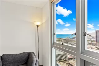 Photo #4: 202513622 Listing