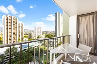 Photo #5: 202513641 Listing 