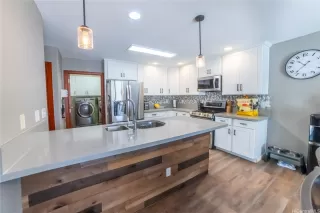 Photo #3: 202513740 Listing