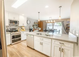 Photo #4: 202513740 Listing