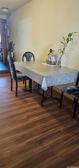 Photo #3: 202513772 Listing 