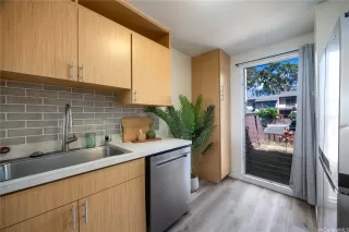 Photo #4: 202513791 Listing 