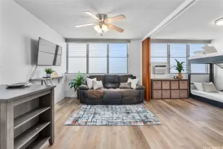 Photo #3: 202513812 Listing 