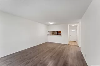 Photo #4: 202513877 Listing 