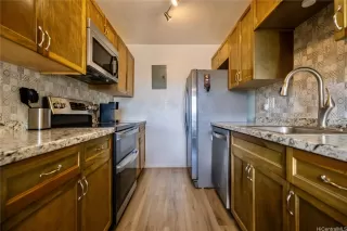 Photo #5: 202513881 Listing 