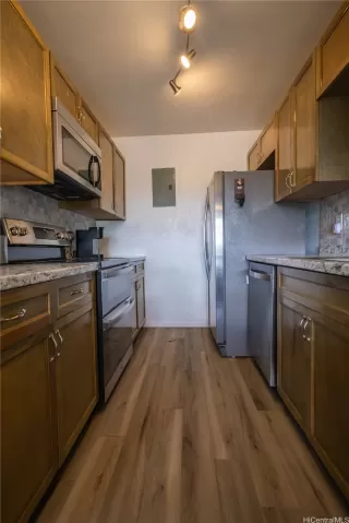 Photo #6: 202513881 Listing 