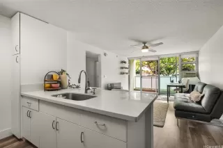 Photo #3: 202513897 Listing 