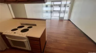 Photo #5: 202513899 Listing 