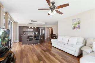 Photo #5: 202513921 Listing 