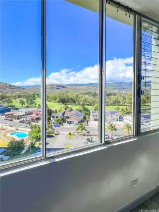 Photo #5: 202513984 Listing 