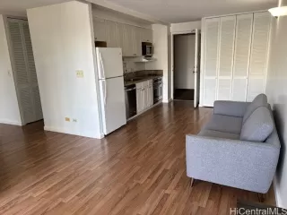 Photo #5: 202513986 Listing 