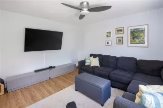 Photo #5: 202514027 Listing