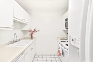 Photo #6: 202514035 Listing