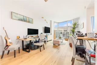 Photo #4: 202514071 Listing 