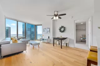 Photo #5: 202514113 Listing