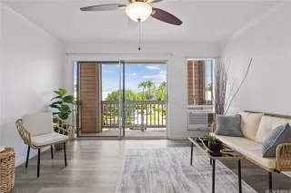 Photo #2: 202514119 Listing 