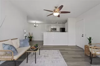 Photo #4: 202514119 Listing 