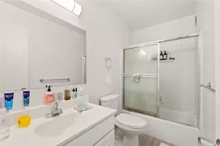 Photo #4: 202514152 Listing 