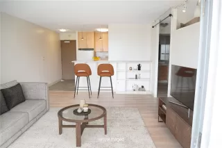 Photo #5: 202514201 Listing 