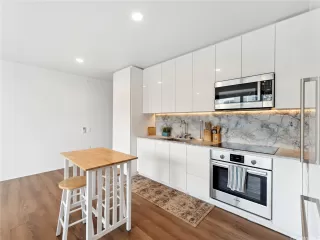 Photo #3: 202514212 Listing 