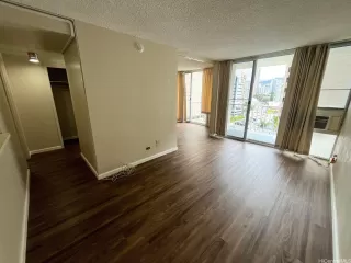 Photo #3: 202514295 Listing 