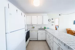 Photo #2: 202514303 Listing 