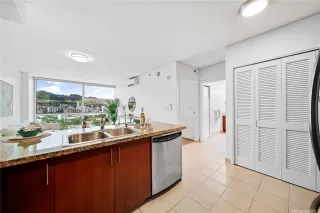 Photo #5: 202514374 Listing 