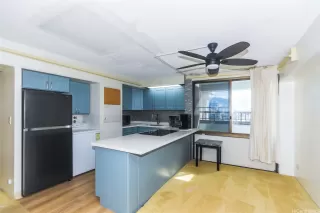 Photo #5: 202514647 Listing 