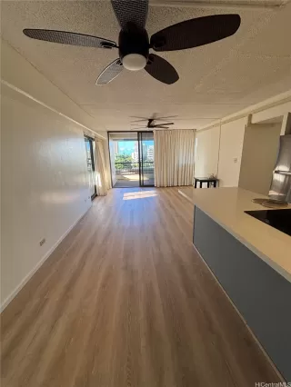 Photo #6: 202514647 Listing 