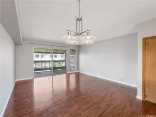 Photo #5: 202514848 Listing 