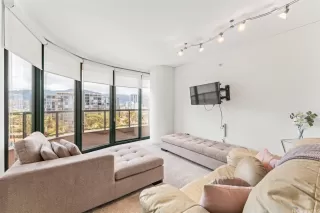 Photo #2: 202514855 Listing 