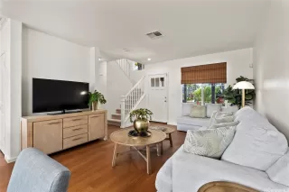 Photo #5: 202514900 Listing 