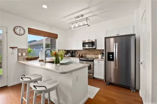 Photo #6: 202514900 Listing 