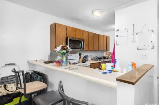 Photo #5: 202514906 Listing 