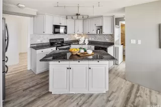 Photo #5: 202515049 Listing 