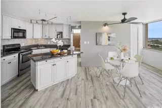 Photo #6: 202515049 Listing 