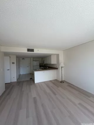 Photo #5: 202515093 Listing 