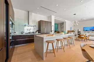 Photo #6: 202515120 Listing 