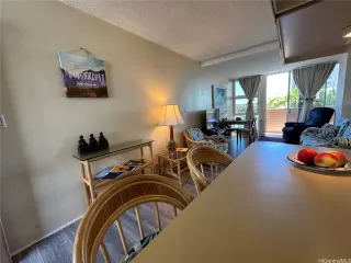 Photo #6: 202515129 Listing 