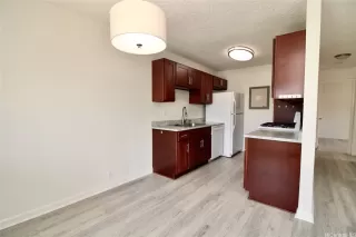 Photo #2: 202515193 Listing 