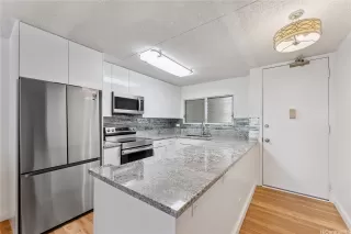 Photo #3: 202515214 Listing 