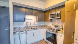 Photo #5: 202515216 Listing 