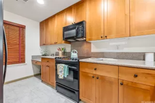 Photo #5: 202515247 Listing 