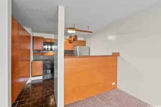 Photo #5: 202515278 Listing